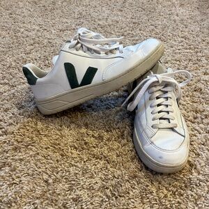 Veja Sneakers size 8 US 39 EUR